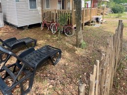 Camping Pas Cher vous présente avec son site Officiel campingpascher.fr, le Camping Tour Opérateur Sur Siblu De La Plage Mimizan Funpass Non Inclus classé 4 étoiles, situé sur la commune de Mimizan dans le département Landes (Aquitaine) en France. Le camping Tour Opérateur Sur Siblu De La Plage Mimizan Funpass Non Inclus vous propose un hébergement de type mobil-home de 40 m² avec climatisation (télévision). L'établissement vous propose 6 autres types d'hébergements. Découvrez tous nos séjours à petits prix dans la commune et aux alentours de Mimizan du département : Landes (Aquitaine). Parc aquatique, Piscine couverte, Piscine extérieure, Animations familiales, Club ados, Club enfants, Aire de jeux enfants, Canoë-kayak, Centre équestre, Cyclisme, Escalade, Ping-pong, Plongée, Pétanque, Salle de fitness, Surf, Terrain de basketball, Terrain multisports, Bar, Dépôt de pain, Plats à emporter, Restaurant, Snack/Bar, Station-service, Supermarché, Épicerie,... En savoir plus : cliquez-ICI.