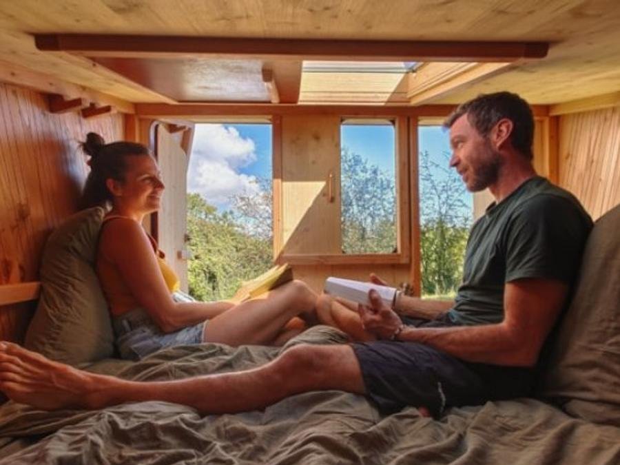 Camping Pas Cher vous présente avec son site Officiel campingpascher.fr, le Camping VVF Les Dunes Créances, situé sur la commune de Creances dans le département Manche (Basse Normandie) en France. Le camping VVF Les Dunes Créances, vous présente un hébergement de type hébergement insolite de 4 m². Le camping VVF Les Dunes Créances vous propose du vendredi 05 juin au vendredi 12 juin 2026 avec un DÉPART DEMAIN pour 7 nuits à 175€. Cette location propose 143 dates différentes pour réserver votre séjour. Découvrez également les 5 autres gammes d'hébergements du camping. Mer, Animations familiales, Aire de jeux enfants, Baby-foot, Canoë-kayak, Ping-pong, Pétanque, Terrain de volley-ball, kiteSurf, Bar, Snack/Bar, Supermarché,... En savoir plus : cliquez-ICI.