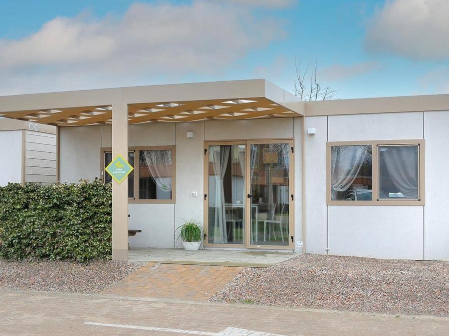 Camping Pas Cher vous présente avec son site Officiel campingpascher.fr, le Camping Hu Firenze Certosa Camping classé 3 étoiles, situé sur la commune de Bottai In Impruneta dans le département Florence (Toscane) en Italie. Le camping Hu Firenze Certosa Camping, vous présente un hébergement de type chalet de 34 m² pour 1 personne avec climatisation. Le camping Hu Firenze Certosa Camping vous propose du dimanche 01 novembre au dimanche 08 novembre 2026 pour 7 nuits à 625.4€. Cette location propose 155 dates différentes pour réserver votre séjour. Découvrez également les 6 autres gammes d'hébergements du camping. Piscine extérieure, Aire de jeux enfants, Randonnée, Bar, Restaurant, Épicerie,... En savoir plus : cliquez-ICI.