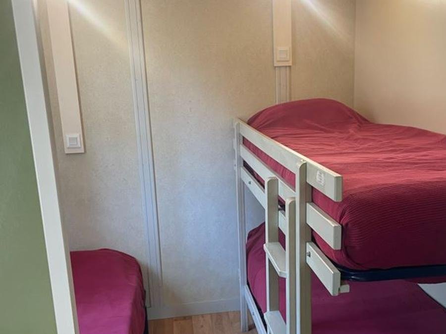 Camping Pas Cher vous présente avec son site Officiel campingpascher.fr, le Camping Por El Parque De Campismo São Miguel classé 3 étoiles, situé sur la commune de Odemira dans le département Alentejo (Alentejo) au Portugal. Le camping Por El Parque De Campismo São Miguel vous propose un hébergement de type bungalow de 32 m² pour 1 personne. L'établissement vous propose 7 autres types d'hébergements. Découvrez tous nos séjours à petits prix dans la commune et aux alentours de Odemira du département : Alentejo (Alentejo). Piscine extérieure, Terrain multisports, Bar, Restaurant, Épicerie,... En savoir plus : cliquez-ICI.