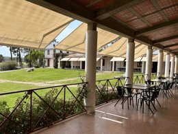 Camping Pas Cher vous présente avec son site Officiel campingpascher.fr, le Camping Por El Parque De Campismo São Miguel classé 3 étoiles, situé sur la commune de Odemira dans le département Alentejo (Alentejo) au Portugal. Le camping Por El Parque De Campismo São Miguel, vous présente un hébergement de type tente. Le camping Por El Parque De Campismo São Miguel vous propose du lundi 06 avril au lundi 13 avril 2026 pour 7 nuits à 415€. Cette location propose 152 dates différentes pour réserver votre séjour. Découvrez également les 7 autres gammes d'hébergements du camping. Piscine extérieure, Terrain multisports, Bar, Restaurant, Épicerie,... En savoir plus : cliquez-ICI.