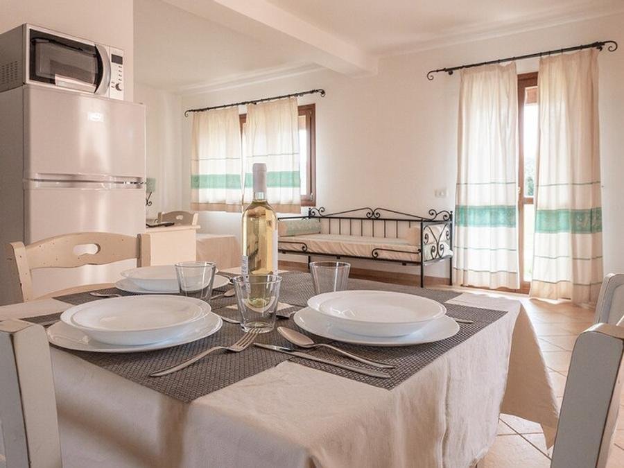 Camping Pas Cher vous présente avec son site Officiel campingpascher.fr, la Résidence Pierre & Vacances Vignola Mare classé 3 étoiles, située sur la commune de Aglientu dans le département Olbia-tempio (Sardaigne) en Italie. La résidence Pierre & Vacances Vignola Mare, vous présente un hébergement de type studio de 30 m² avec climatisation et télévision. La résidence Pierre & Vacances Vignola Mare vous propose du sam. 17 avril au sam. 24 avril 2027 pour 7 nuits à 350€. Cette location propose 11 dates différentes pour réserver votre séjour. Découvrez également les 4 autres gammes d'hébergements de la résidence. Piscine extérieure, Location de bateaux, Sports nautiques, Épicerie,... En savoir plus : cliquez-ICI.