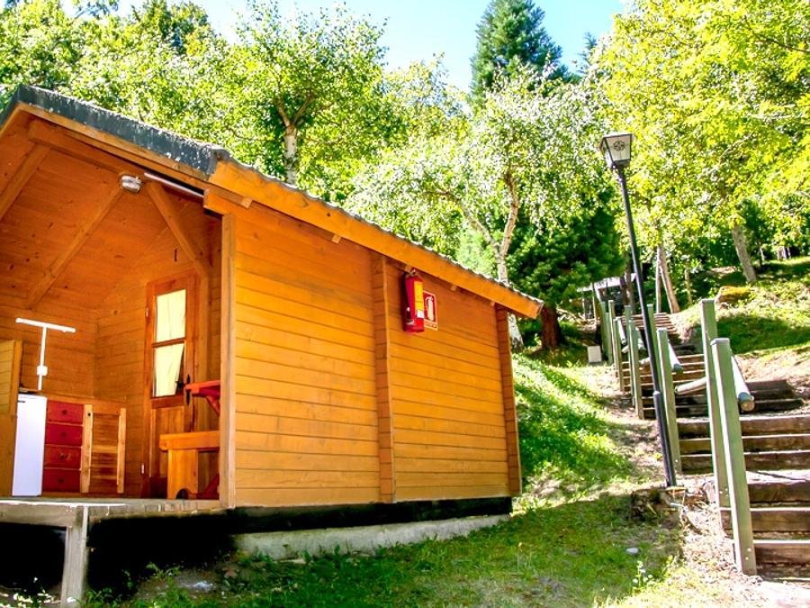 Camping Pas Cher vous présente avec son site Officiel campingpascher.fr, le Camping Bedura Park, Camping Temático De La Naturaleza Y Bungalows classé 3 étoiles, situé sur la commune de Lleida dans le département Lleida (Catalogne) en Espagne. Le camping Bedura Park, Camping Temático De La Naturaleza Y Bungalows, vous présente un hébergement de type chalet. Le camping Bedura Park, Camping Temático De La Naturaleza Y Bungalows vous propose du dimanche 06 septembre au dimanche 13 septembre 2026 pour 7 nuits à 694€. Cette location propose 58 dates différentes pour réserver votre séjour. Découvrez également les 3 autres gammes d'hébergements du camping. Piscine extérieure, Aire de jeux enfants, Ping-pong, Terrain de basketball, Terrain de football, Restaurant,... En savoir plus : cliquez-ICI.