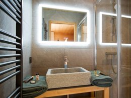 Camping Pas Cher vous présente avec son site Officiel campingpascher.fr, la Résidence Chalet Odalys Le Lynx, située sur la commune de Les 2 Alpes dans le département Isère (Rhône Alpes) en France. La résidence Chalet Odalys Le Lynx vous propose un hébergement de type chalet. L'établissement vous propose un autre type d'hébergement. Découvrez tous nos séjours à petits prix dans la commune et aux alentours de Les 2 Alpes du département : Isère (Rhône Alpes). Restaurant, Épicerie,... En savoir plus : cliquez-ICI.