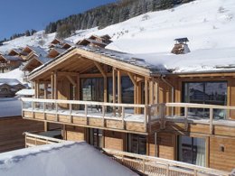 Camping Pas Cher vous présente avec son site Officiel campingpascher.fr, la Résidence Chalet Odalys L'Hermine, située sur la commune de Les 2 Alpes dans le département Isère (Rhône Alpes) en France. La résidence Chalet Odalys L'Hermine vous propose un hébergement de type chalet. L'établissement vous propose un autre type d'hébergement. Découvrez tous nos séjours à petits prix dans la commune et aux alentours de Les 2 Alpes du département : Isère (Rhône Alpes). Restaurant, Épicerie,... En savoir plus : cliquez-ICI.