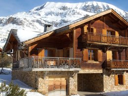Camping Pas Cher vous présente avec son site Officiel campingpascher.fr, la Résidence Chalet Odalys Diane, située sur la commune de L'alpe D'huez dans le département Isère (Rhône Alpes) en France. La résidence Chalet Odalys Diane vous propose un hébergement de type chalet. L'établissement vous propose un autre type d'hébergement. Découvrez tous nos séjours à petits prix dans la commune et aux alentours de L'alpe D'huez du département : Isère (Rhône Alpes). Piscine chauffée, Piscine couverte, Randonnée, Tir à l’arc,... En savoir plus : cliquez-ICI.