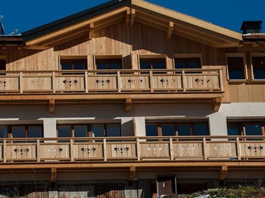 Camping Pas Cher vous présente avec son site Officiel campingpascher.fr, la Résidence Chalet De Marie, située sur la commune de Les Menuires dans le département Savoie (Rhône Alpes) en France. La résidence Chalet De Marie, vous présente un hébergement de type hébergement en groupe. La résidence Chalet De Marie vous propose du sam. 27 juin au sam. 04 juillet 2026, en promotion à -15% pour 7 nuits à 1334,50 € au lieu de 1570,0 € soit une Économie de 235,50 €. Cette location propose 1 dates différentes pour réserver votre séjour. Découvrez également les 1 autres gammes d'hébergements de la résidence.... En savoir plus : cliquez-ICI.