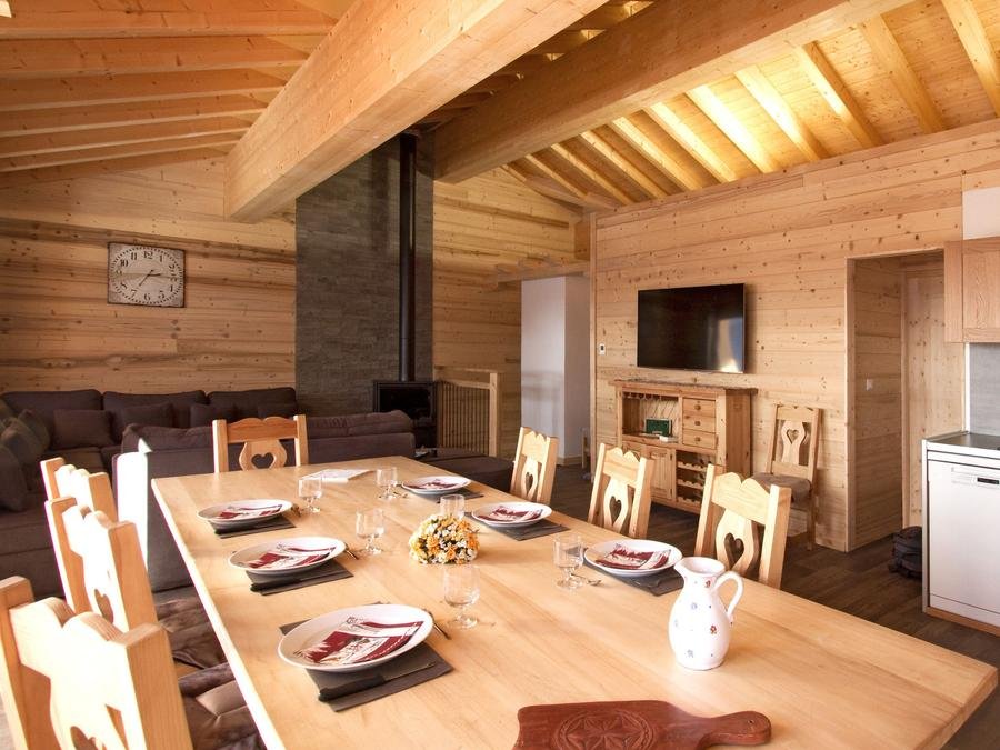 Camping Pas Cher vous présente avec son site Officiel campingpascher.fr, la Résidence Chalet Odalys De Sophie, située sur la commune de Les Menuires dans le département Savoie (Rhône Alpes) en France. La résidence Chalet Odalys De Sophie vous propose un hébergement de type chalet. L'établissement vous propose un autre type d'hébergement. Découvrez tous nos séjours à petits prix dans la commune et aux alentours de Les Menuires du département : Savoie (Rhône Alpes). Randonnée, Tir à l’arc,... En savoir plus : cliquez-ICI.
