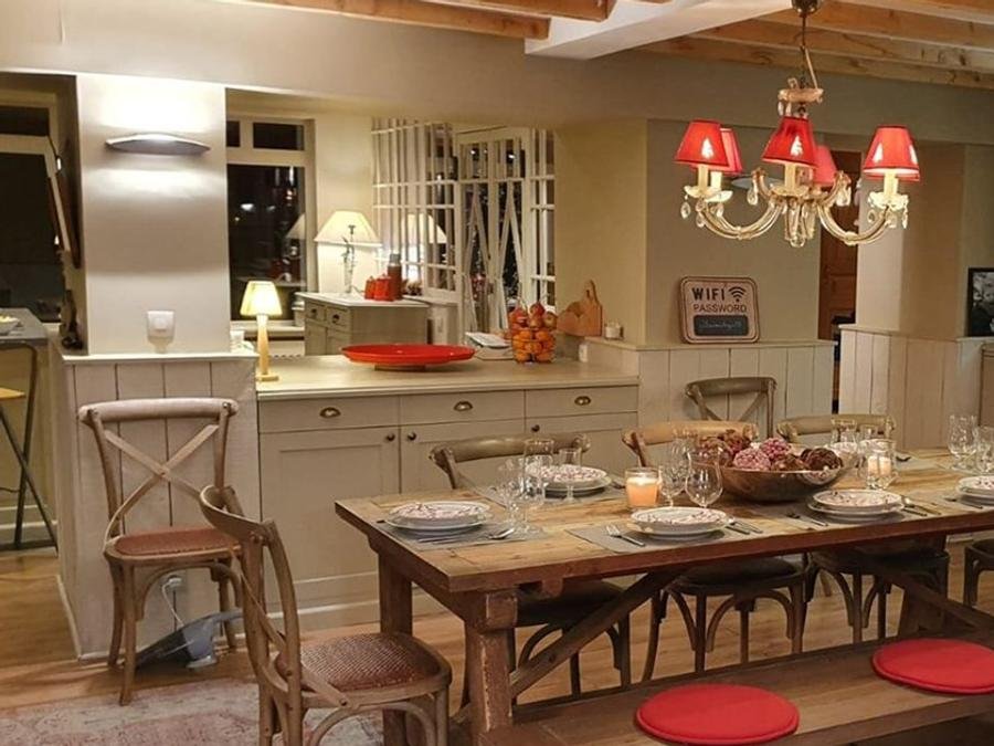 Camping Pas Cher vous présente avec son site Officiel campingpascher.fr, la Résidence Chalet Odalys Vieux Logis, située sur la commune de L'alpe D'huez dans le département Isère (Rhône Alpes) en France. La résidence Chalet Odalys Vieux Logis vous propose un hébergement de type chalet. L'établissement vous propose un autre type d'hébergement. Découvrez tous nos séjours à petits prix dans la commune et aux alentours de L'alpe D'huez du département : Isère (Rhône Alpes). Baby-foot,... En savoir plus : cliquez-ICI.