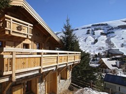 Camping Pas Cher vous présente avec son site Officiel campingpascher.fr, la Résidence Chalet Odalys Les Alpages, située sur la commune de Les 2 Alpes dans le département Isère (Rhône Alpes) en France. La résidence Chalet Odalys Les Alpages, vous présente un hébergement de type chalet. La résidence Chalet Odalys Les Alpages vous propose du sam. 27 juin au sam. 04 juillet 2026, en promotion à -15% pour 7 nuits à 1326 € au lieu de 1560,0 € soit une Économie de 234 €. Cette location propose 1 dates différentes pour réserver votre séjour. Découvrez également les 1 autres gammes d'hébergements de la résidence.... En savoir plus : cliquez-ICI.
