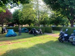 Camping Pas Cher vous présente avec son site Officiel campingpascher.fr, le Camping L'Échapée Verte classé 3 étoiles, situé sur la commune de Pleaux dans le département Cantal (Auvergne) en France. Le camping L'Échapée Verte, vous présente un hébergement de type mobil-home de 30 m² et télévision. Le camping L'Échapée Verte vous propose du sam. 04 avril au sam. 11 avril 2026 pour 7 nuits à 300€. Cette location propose 156 dates différentes pour réserver votre séjour. Découvrez également les 8 autres gammes d'hébergements du camping. Piscine chauffée, Piscine extérieure, Animation enfants, Animations familiales, Aire de jeux enfants, Baby-foot, Centre équestre, Court de tennis, Location de bateaux, Ping-pong, Pétanque, Randonnée, Skatepark, Sports nautiques, Terrain de basketball, Terrain de football, Terrain multisports, Épicerie,... En savoir plus : cliquez-ICI.