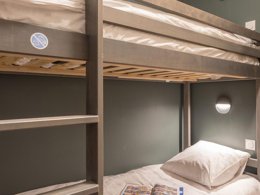 Camping Pas Cher vous présente avec son site Officiel campingpascher.fr, la Résidence Odalys Collection L'Ecrin De Vars, située sur la commune de Vars dans le département Hautes-alpes (Provence Alpes Côte D'azur) en France. La résidence Odalys Collection L'Ecrin De Vars, vous présente un hébergement de type appartement et télévision. La résidence Odalys Collection L'Ecrin De Vars vous propose du sam. 04 juillet au sam. 11 juillet 2026 pour 7 nuits à 629€. Cette location propose 16 dates différentes pour réserver votre séjour. Découvrez également les 5 autres gammes d'hébergements de la résidence. Piscine chauffée, Piscine extérieure,... En savoir plus : cliquez-ICI.