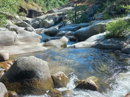 Camping Pas Cher vous présente avec son site Officiel campingpascher.fr, le Camping Des Deux Séquoias, situé sur la commune de Nant dans le département Aveyron (Midi Pyrénées) en France. Le camping Des Deux Séquoias, vous présente un hébergement de type mini-maison. Le camping Des Deux Séquoias vous propose du lundi 01 juin au lundi 08 juin 2026 pour 7 nuits à 288.4€. Cette location propose 116 dates différentes pour réserver votre séjour. Découvrez également les 3 autres gammes d'hébergements du camping. Rivière, Piscine chauffée, Piscine extérieure, Canoë-kayak, Canyoning, Cyclisme, Pétanque, Randonnée, Terrain de volley-ball,... En savoir plus : cliquez-ICI.