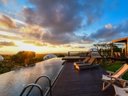 Camping Pas Cher vous présente avec son site Officiel campingpascher.fr, le Camping Wecamp Reserva Alecrim classé 4 étoiles, situé sur la commune de Santiago Do Cacém dans le département Alentejo (Alentejo) au Portugal. Le camping Wecamp Reserva Alecrim, vous présente un hébergement de type bungalow avec climatisation. Le camping Wecamp Reserva Alecrim vous propose du sam. 14 novembre au sam. 21 novembre 2026 pour 7 nuits à 873€. Cette location propose 81 dates différentes pour réserver votre séjour. Découvrez également les 13 autres gammes d'hébergements du camping. Piscine couverte, Piscine extérieure, Animations familiales, Club ados, Club enfants, Randonnée, Bar, Restaurant, Snack/Bar,... En savoir plus : cliquez-ICI.