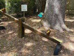 Camping Pas Cher vous présente avec son site Officiel campingpascher.fr, le Camping Le Vallon Du Luberon classé 3 étoiles, situé sur la commune de Bonnieux dans le département Vaucluse (Provence Alpes Côte D'azur) en France. Le camping Le Vallon Du Luberon vous propose un hébergement de type tente de 38 m². L'établissement vous propose 8 autres types d'hébergements. Découvrez tous nos séjours à petits prix dans la commune et aux alentours de Bonnieux du département : Vaucluse (Provence Alpes Côte D'azur). Piscine extérieure, Aire de jeux enfants, Snack/Bar,... En savoir plus : cliquez-ICI.