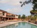 Camping Pas Cher vous présente avec son site Officiel campingpascher.fr, le Camping Blendin Retreat Agde classé 4 étoiles, situé sur la commune de Agde dans le département Hérault (Languedoc Roussillon) en France. Le camping Blendin Retreat Agde vous propose un hébergement de type lodge de 40 m². L'établissement vous propose 8 autres types d'hébergements. Découvrez tous nos séjours à petits prix dans la commune et aux alentours de Agde du département : Hérault (Languedoc Roussillon). Piscine extérieure, Bar, Boulangerie, Restaurant, Épicerie,... En savoir plus : cliquez-ICI.