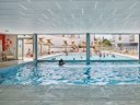 Camping Pas Cher vous présente avec son site Officiel campingpascher.fr, la Résidence Odalys Collection L'Orée Du Parc classé 4 étoiles, située sur la commune de Royan dans le département Charente-maritime (Poitou Charentes) en France. La résidence Odalys Collection L'Orée Du Parc, vous présente un hébergement de type appartement de 42 m² pour 6 personnes et télévision. La résidence Odalys Collection L'Orée Du Parc vous proposeun séjour PAS CHER avec une REMISEdu sam. 27 juin au sam. 04 juillet 2026, en promotion à -30% pour 7 nuits à 755,30 € au lieu de 1079,0 € soit une Économie de 323,70 €. Cette location propose 27 dates différentes pour réserver votre séjour. Découvrez également les 3 autres gammes d'hébergements de la résidence. Piscine couverte, Piscine extérieure, Jet-ski, Planche à voile, Salle de fitness, Voile, kiteSurf,... En savoir plus : cliquez-ICI.