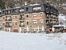 Camping Pas Cher vous présente avec son site Officiel campingpascher.fr, la Résidence Pierre & Vacances Andorra La Tulipa, située sur la commune de Arans dans le département Andorre (Andorre) en Andorre. La résidence Pierre & Vacances Andorra La Tulipa, vous présente un hébergement de type appartement de 49 m² et télévision. La résidence Pierre & Vacances Andorra La Tulipa vous propose du mardi 08 décembre au mardi 15 décembre 2026 pour 7 nuits à 621€. Cette location propose 182 dates différentes pour réserver votre séjour. Découvrez également les 2 autres gammes d'hébergements de la résidence. Bar, Restaurant,... En savoir plus : cliquez-ICI.