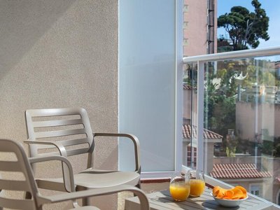 Cliquez pour découvrir toutes les photos de l'HÉBERGEMENT ! chambre - Pierre & Vacances Hotel Lloret Santa Rosa photo 6