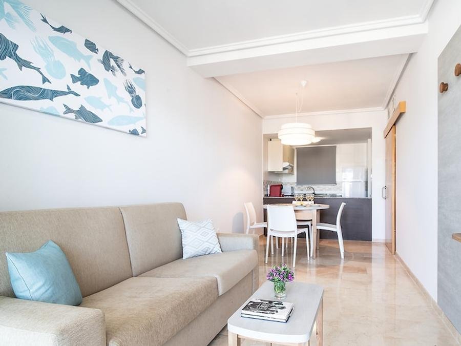 Camping Pas Cher vous présente avec son site Officiel campingpascher.fr, la Résidence Pierre & Vacances Benidorm Horizon, située sur la commune de Benidorm dans le département Alicante (Valencia) en Espagne. La résidence Pierre & Vacances Benidorm Horizon, vous présente un hébergement de type appartement de 50 m² avec climatisation et télévision. La résidence Pierre & Vacances Benidorm Horizon vous propose du jeudi 10 décembre au jeudi 17 décembre 2026 pour 7 nuits à 435€. Cette location propose 232 dates différentes pour réserver votre séjour. Découvrez également les 4 autres gammes d'hébergements de la résidence. Piscine extérieure, Bar, Restaurant,... En savoir plus : cliquez-ICI.