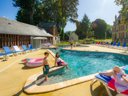 Camping Pas Cher vous présente avec son site Officiel campingpascher.fr, la Résidence Goélia - Du Parc classé 3 étoiles, située sur la commune de Gonneville Sur Honfleur dans le département Calvados (Basse Normandie) en France. La résidence Goélia - Du Parc, vous présente un hébergement de type studio de 20 m² et télévision. La résidence Goélia - Du Parc vous propose du sam. 12 septembre au sam. 19 septembre 2026 pour 7 nuits à 294€. Cette location propose 21 dates différentes pour réserver votre séjour. Découvrez également les 4 autres gammes d'hébergements de la résidence. Piscine chauffée, Piscine extérieure, Animation enfants, Centre équestre, Golf, Jet-ski, Pétanque, kiteSurf, Restaurant, Épicerie,... En savoir plus : cliquez-ICI.