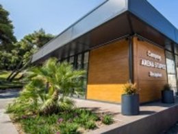 Camping Pas Cher vous présente avec son site Officiel campingpascher.fr, le Camping Arena Stupice Homes, situé sur la commune de Premantura dans le département Istrie (Istrie) en Croatie. Le camping Arena Stupice Homes, vous présente un hébergement de type mobil-home de 40 m² pour 3 personnes avec climatisation et télévision. Le camping Arena Stupice Homes vous propose du dimanche 27 septembre au dimanche 04 octobre 2026 pour 7 nuits à 763€. Cette location propose 39 dates différentes pour réserver votre séjour. Découvrez également les 3 autres gammes d'hébergements du camping. Animation enfants, Animations familiales, Aire de jeux enfants, Randonnée, Surf, Terrain de basketball, Terrain de football, Terrain de volley-ball, Restaurant, Supermarché,... En savoir plus : cliquez-ICI.