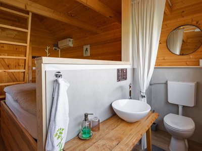 Cliquez pour découvrir toutes les photos de l'HÉBERGEMENT ! chalet - Glamping Kolpa Resort photo 2