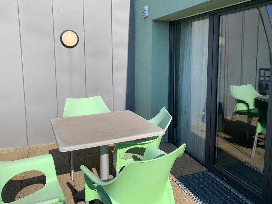 Camping Pas Cher vous présente avec son site Officiel campingpascher.fr, le Établissement Terres De France - Appart Hotel Rouen Flaubert classé 3 étoiles, situé sur la commune de Rouen dans le département Seine (île De France) en France. L'établissement Terres De France - Appart Hotel Rouen Flaubert, vous présente un hébergement de type studio de 31 m² pour 2 personnes et télévision. L'établissement Terres De France - Appart Hotel Rouen Flaubert vous propose du dimanche 01 novembre au dimanche 08 novembre 2026 pour 7 nuits à 371€. Cette location propose 157 dates différentes pour réserver votre séjour. Découvrez également les 7 autres gammes d'hébergements du hôtel. Canoë-kayak, Randonnée, Bar, Restaurant,... En savoir plus : cliquez-ICI.