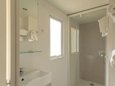 Cliquez pour découvrir toutes les photos de l'HÉBERGEMENT ! bungalow - HolaCamp Palamós photo 6
