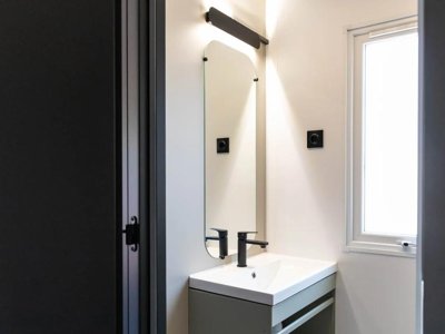 Cliquez pour découvrir toutes les photos de l'HÉBERGEMENT ! bungalow - HolaCamp Sitges Relax photo 7