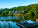 Camping Pas Cher vous présente avec son site Officiel campingpascher.fr, la Résidence Goélia Le Domaine Des Nouailles classé 3 étoiles, située sur la commune de Nontron dans le département Dordogne (Aquitaine) en France. La résidence Goélia Le Domaine Des Nouailles, vous présente un hébergement de type chalet de 45 m² et télévision. La résidence Goélia Le Domaine Des Nouailles vous propose du sam. 12 septembre au sam. 19 septembre 2026 pour 7 nuits à 245€. Cette location propose 21 dates différentes pour réserver votre séjour. Découvrez également les 3 autres gammes d'hébergements de la résidence. Lac, Piscine chauffée, Piscine extérieure, Animations familiales, Club enfants, Aire de jeux enfants, Cyclisme, Pétanque, Randonnée, Terrain de beach-volley, Dépôt de pain,... En savoir plus : cliquez-ICI.
