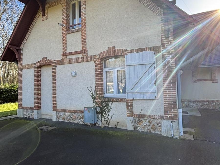 Camping Pas Cher vous présente avec son site Officiel campingpascher.fr, le Village vacances VVF Nature Parc Sologne Berry-Domaine De La Grande Garenne, situé sur la commune de Neuvy Sur Barangeon dans le département Cher (Centre Val De Loire) en France. Le village vacances VVF Nature Parc Sologne Berry-Domaine De La Grande Garenne vous propose un hébergement de type maison de campagne de 210 m² avec climatisation. L'établissement vous propose 3 autres types d'hébergements. Découvrez tous nos séjours à petits prix dans la commune et aux alentours de Neuvy Sur Barangeon du département : Cher (Centre Val De Loire). Piscine chauffée, Piscine couverte, Animations familiales, Aire de jeux enfants, Baby-foot, Ping-pong, Piscine, Pétanque, Terrain de volley-ball, Bar, Boulangerie, Bureau de tabac, Restaurant, Station-service, Supermarché, Épicerie,... En savoir plus : cliquez-ICI.