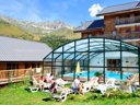 Camping Pas Cher vous présente avec son site Officiel campingpascher.fr, la Résidence Goélia Le Village Gaulois classé 3 étoiles, située sur la commune de Saint François Longchamp dans le département Savoie (Rhône Alpes) en France. La résidence Goélia Le Village Gaulois, vous présente un hébergement de type appartement de 27 m² et télévision. La résidence Goélia Le Village Gaulois vous propose du sam. 22 août au sam. 29 août 2026 pour 7 nuits à 245€. Cette location propose 3 dates différentes pour réserver votre séjour. Découvrez également les 3 autres gammes d'hébergements de la résidence. Piscine chauffée, Piscine couverte,... En savoir plus : cliquez-ICI.