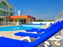 Camping Pas Cher vous présente avec son site Officiel campingpascher.fr, la Résidence Goélia La Grande Plage classé 3 étoiles, située sur la commune de Saint Gilles Croix De Vie dans le département Vendée (Pays De La Loire) en France. La résidence Goélia La Grande Plage, vous présente un hébergement de type maison de 50 m². La résidence Goélia La Grande Plage vous propose du sam. 19 septembre au sam. 26 septembre 2026 pour 7 nuits à 343€. Cette location propose 10 dates différentes pour réserver votre séjour. Découvrez également les 5 autres gammes d'hébergements de la résidence. Piscine chauffée, Piscine extérieure,... En savoir plus : cliquez-ICI.