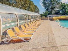 Camping Pas Cher vous présente avec son site Officiel campingpascher.fr, le Camping Tour Opérateur Et Particulier Sur La Ferme classé 4 étoiles, situé sur la commune de Saint Augustin dans le département Charente-maritime (Poitou Charentes) en France. Le camping Tour Opérateur Et Particulier Sur La Ferme, vous présente un hébergement de type mobil-home de 41 m² pour 4 personnes avec climatisation et télévision. Le camping Tour Opérateur Et Particulier Sur La Ferme vous propose du sam. 25 juillet au sam. 01 août 2026, en promotion à -5% pour 7 nuits à 1128,33 € au lieu de 1194,0 € soit une Économie de 65,67 €. Cette location propose 4 dates différentes pour réserver votre séjour. Découvrez également les 5 autres gammes d'hébergements du camping.... En savoir plus : cliquez-ICI.