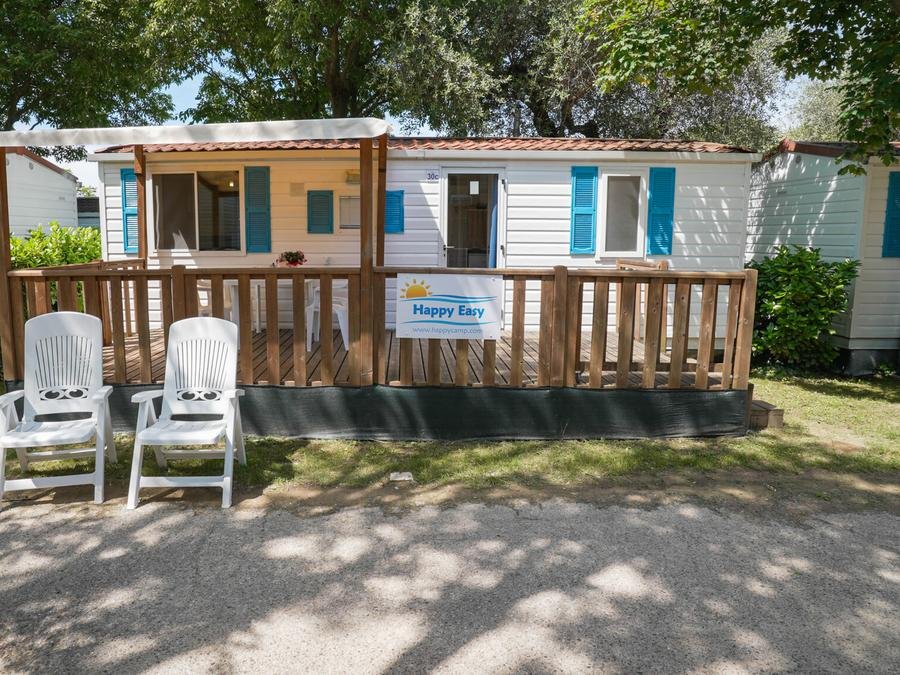 Camping Pas Cher vous présente avec son site Officiel campingpascher.fr, le Camping Bella Italia Sardinia classé 4 étoiles, situé sur la commune de Marina Di Sorso dans le département Sassari (Sardaigne) en Italie. Le camping Bella Italia Sardinia, vous présente un hébergement de type mobil-home. Le camping Bella Italia Sardinia vous propose du sam. 26 septembre au sam. 03 octobre 2026, en promotion à -28% pour 7 nuits à 275 € au lieu de 385,0 € soit une Économie de 110 €. Cette location propose 13 dates différentes pour réserver votre séjour. Découvrez également les 1 autres gammes d'hébergements du camping. Mer, Bassin enfant, Piscine extérieure, Animations familiales, Aire de jeux enfants, Ping-pong, Terrain multisports, Restaurant, Snack/Bar, Épicerie,... En savoir plus : cliquez-ICI.
