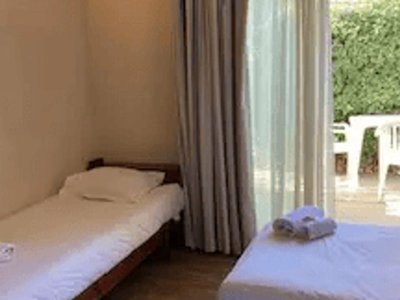 Cliquez pour découvrir toutes les photos de l'HÉBERGEMENT ! chambre - VVF Golfe De Saint-Tropez Sainte-Maxime photo 4