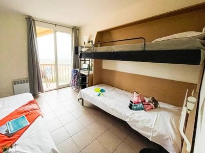 Cliquez pour découvrir toutes les photos de l'HÉBERGEMENT ! chambre - VVF Narbonne-Plage Saint-Pierre-la-Mer photo 4