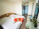 Cliquez pour découvrir toutes les photos de l'HÉBERGEMENT ! chambre - résidence VVF Narbonne-Plage Saint-Pierre-la-Mer photo 2