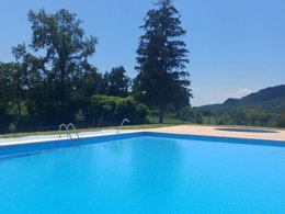 Camping Pas Cher vous présente avec son site Officiel campingpascher.fr, le Camping Vidrà, situé sur la commune de Vidrà dans le département Gérone (Catalogne) en Espagne. Le camping Vidrà, vous présente un hébergement de type hébergement insolite pour 3 personnes. Le camping Vidrà vous propose du mercredi 14 octobre au mercredi 21 octobre 2026 pour 7 nuits à 437.5€. Cette location propose 169 dates différentes pour réserver votre séjour. Découvrez également les 6 autres gammes d'hébergements du camping. Piscine extérieure, Aire de jeux enfants, Baby-foot, Ping-pong, Piscine, Salle de jeux vidéo, Bar, Restaurant, Snack/Bar, Épicerie,... En savoir plus : cliquez-ICI.