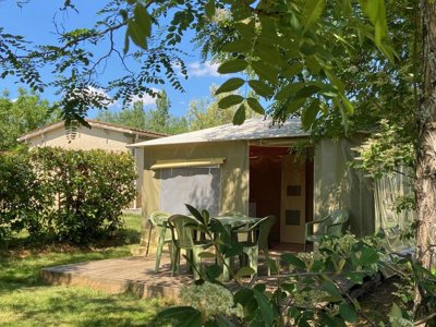 Cliquez pour découvrir toutes les photos de l'HÉBERGEMENT ! bungalow toilé - L'Offrerie - Dordogne - Périgord Noir photo 2