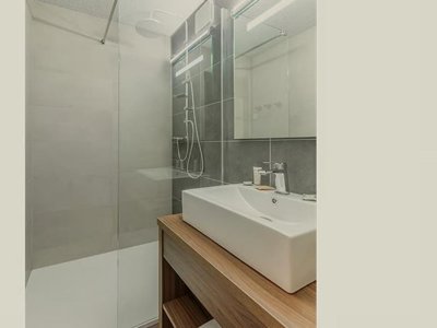 Cliquez pour découvrir toutes les photos de l'HÉBERGEMENT ! chambre - Village Club MMV Altitude photo 3