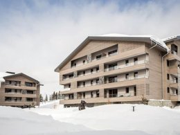Camping Pas Cher vous présente avec son site Officiel campingpascher.fr, la Résidence Club MMV Les Chalets Des Cimes classé 4 étoiles, située sur la commune de Hauteluce dans le département Savoie (Rhône Alpes) en France. La résidence Club MMV Les Chalets Des Cimes vous propose un hébergement de type appartement de 84 m² pour 1 personne (télévision). L'établissement vous propose 12 autres types d'hébergements. Découvrez tous nos séjours à petits prix dans la commune et aux alentours de Hauteluce du département : Savoie (Rhône Alpes). Piscine chauffée, Piscine couverte, Club ados, Club enfants, Dépôt de pain,... En savoir plus : cliquez-ICI.