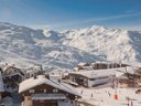 Camping Pas Cher vous présente avec son site Officiel campingpascher.fr, la Résidence Village Club MMV Les Arolles classé 4 étoiles, située sur la commune de Les Belleville dans le département Savoie (Rhône Alpes) en France. La résidence Village Club MMV Les Arolles vous propose un hébergement de type chambre pour 4 personnes (télévision). L'établissement vous propose 5 autres types d'hébergements. Découvrez tous nos séjours à petits prix dans la commune et aux alentours de Les Belleville du département : Savoie (Rhône Alpes). Animations familiales, Club ados, Club enfants, Bar,... En savoir plus : cliquez-ICI.