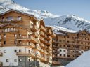 Camping Pas Cher vous présente avec son site Officiel campingpascher.fr, la Résidence Club MMV L'Altaviva classé 4 étoiles, située sur la commune de Tignes dans le département Savoie (Rhône Alpes) en France. La résidence Club MMV L'Altaviva vous propose un hébergement de type appartement de 57 m² pour 8 personnes (télévision). L'établissement vous propose 9 autres types d'hébergements. Découvrez tous nos séjours à petits prix dans la commune et aux alentours de Tignes du département : Savoie (Rhône Alpes). Piscine chauffée, Piscine couverte, Animations familiales, Club ados, Club enfants, Salle de jeux vidéo, Dépôt de pain, Restaurant,... En savoir plus : cliquez-ICI.