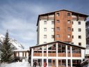 Camping Pas Cher vous présente avec son site Officiel campingpascher.fr, la Résidence Village Club MMV Les Brévières classé 4 étoiles, située sur la commune de Tignes dans le département Savoie (Rhône Alpes) en France. La résidence Village Club MMV Les Brévières vous propose un hébergement de type chambre de 24 m² (télévision). L'établissement vous propose 4 autres types d'hébergements. Découvrez tous nos séjours à petits prix dans la commune et aux alentours de Tignes du département : Savoie (Rhône Alpes). Animations familiales, Club ados, Club enfants, Bar, Restaurant,... En savoir plus : cliquez-ICI.