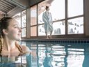 Camping Pas Cher vous présente avec son site Officiel campingpascher.fr, la Résidence Village Club MMV Les 2 Domaines classé 4 étoiles, située sur la commune de La Plagne Tarentaise dans le département Savoie (Rhône Alpes) en France. La résidence Village Club MMV Les 2 Domaines vous propose un hébergement de type chambre de 23 m² (télévision). L'établissement vous propose 5 autres types d'hébergements. Découvrez tous nos séjours à petits prix dans la commune et aux alentours de La Plagne Tarentaise du département : Savoie (Rhône Alpes). Piscine chauffée, Piscine couverte, Club ados, Club enfants, Bar, Restaurant,... En savoir plus : cliquez-ICI.