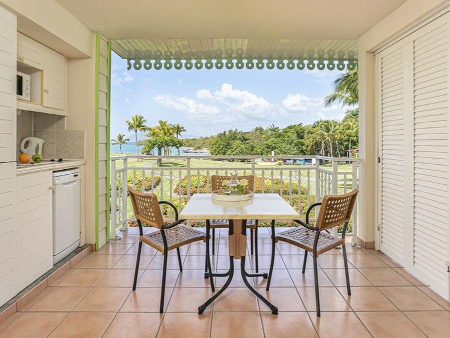 Camping Pas Cher vous présente avec son site Officiel campingpascher.fr, le Village vacances Pierre & Vacances Village Sainte-Luce Martinique classé 3 étoiles, situé sur la commune de Sainte Luce dans le département Loire-atlantique (Pays De La Loire) en France. Le village vacances Pierre & Vacances Village Sainte-Luce Martinique, vous présente un hébergement de type studio de 18 m² pour 3 personnes avec climatisation. Le village vacances Pierre & Vacances Village Sainte-Luce Martinique vous propose du sam. 10 octobre au sam. 17 octobre 2026 pour 7 nuits à 866€. Cette location propose 237 dates différentes pour réserver votre séjour. Découvrez également les 5 autres gammes d'hébergements du village vacances. Mer, Piscine extérieure, Animations familiales, Club ados, Club enfants, Aire de jeux enfants, Court de tennis, Ping-pong, Plongée, Terrain de beach-volley, Tir à l’arc, Dépôt de pain, Restaurant, Épicerie,... En savoir plus : cliquez-ICI.