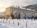 Camping Pas Cher vous présente avec son site Officiel campingpascher.fr, le Établissement Daffy MMV Briancon classé 3 étoiles, situé sur la commune de Saint Chaffrey dans le département Hautes-alpes (Provence Alpes Côte D'azur) en France. L'établissement Daffy MMV Briancon, vous présente un hébergement de type chambre et télévision. L'établissement Daffy MMV Briancon vous propose du vendredi 16 avril au vendredi 23 avril 2027, en promotion à -15% pour 7 nuits à 531,25 € au lieu de 625,0 € soit une Économie de 93,75 €. Cette location propose 55 dates différentes pour réserver votre séjour. Découvrez également les 7 autres gammes d'hébergements du hôtel. Bar,... En savoir plus : cliquez-ICI.