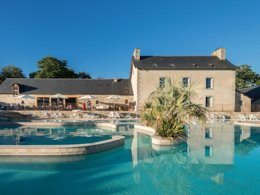 Camping Pas Cher vous présente avec son site Officiel campingpascher.fr, le Établissement De L'Orangerie De Lanniron, situé sur la commune de Quimper dans le département Finistere (Bretagne) en France. L'établissement De L'Orangerie De Lanniron vous propose un hébergement de type tente toile et bois de 40 m². L'établissement vous propose 20 autres types d'hébergements. Découvrez tous nos séjours à petits prix dans la commune et aux alentours de Quimper du département : Finistere (Bretagne).... En savoir plus : cliquez-ICI.